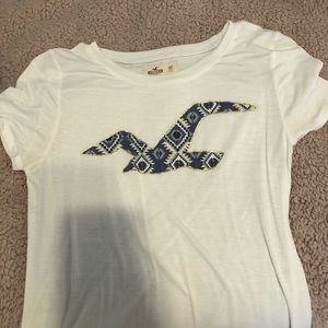 White Hollister bird T